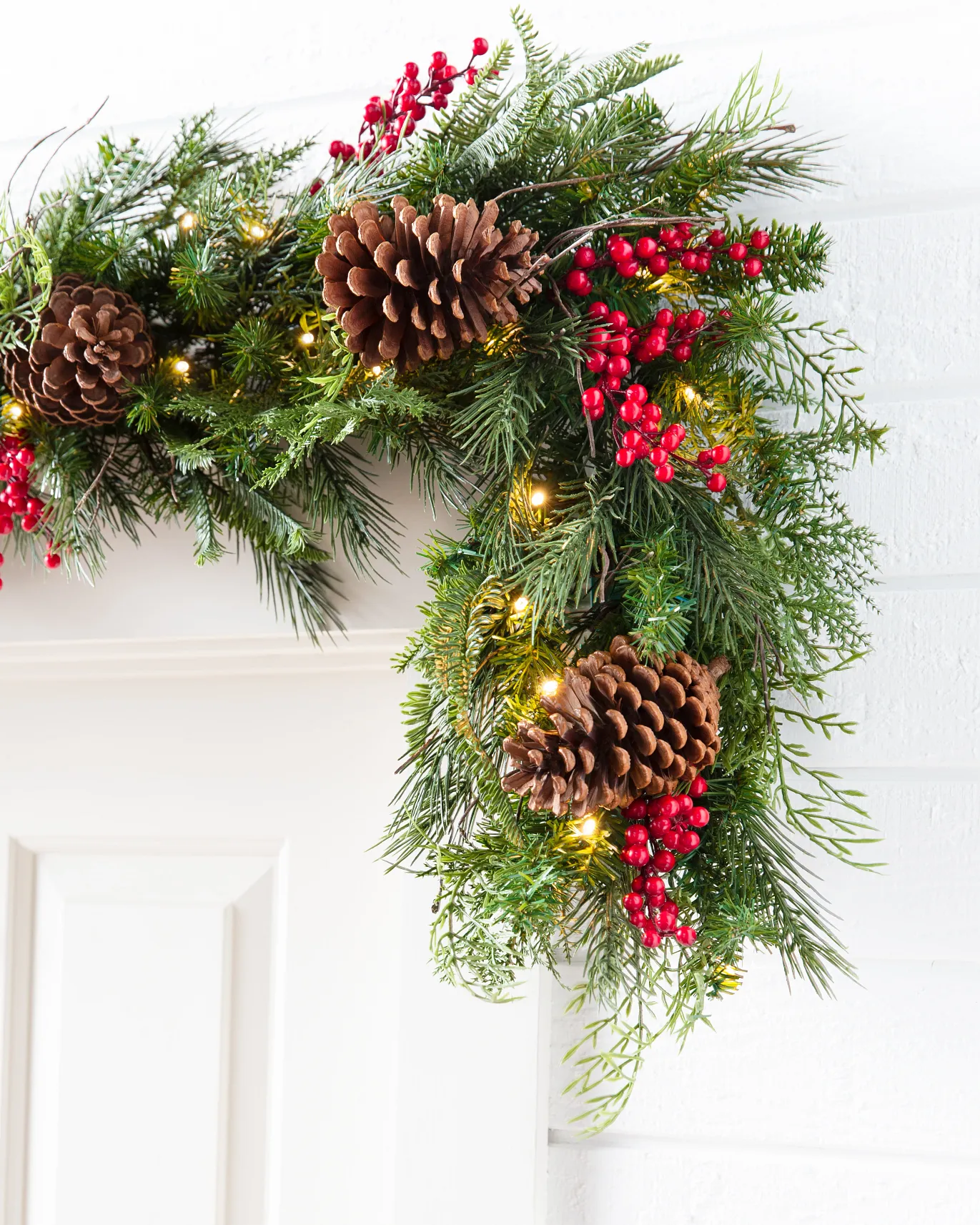 Outdoor Red Berry Pine Garland