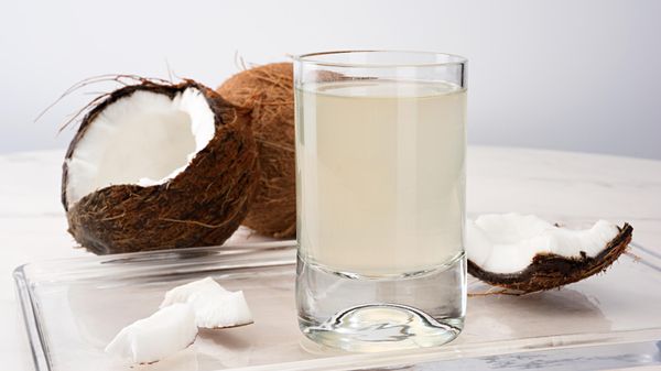 Eau de coco: cette boisson de l’été est-elle bonne pour la santé?
