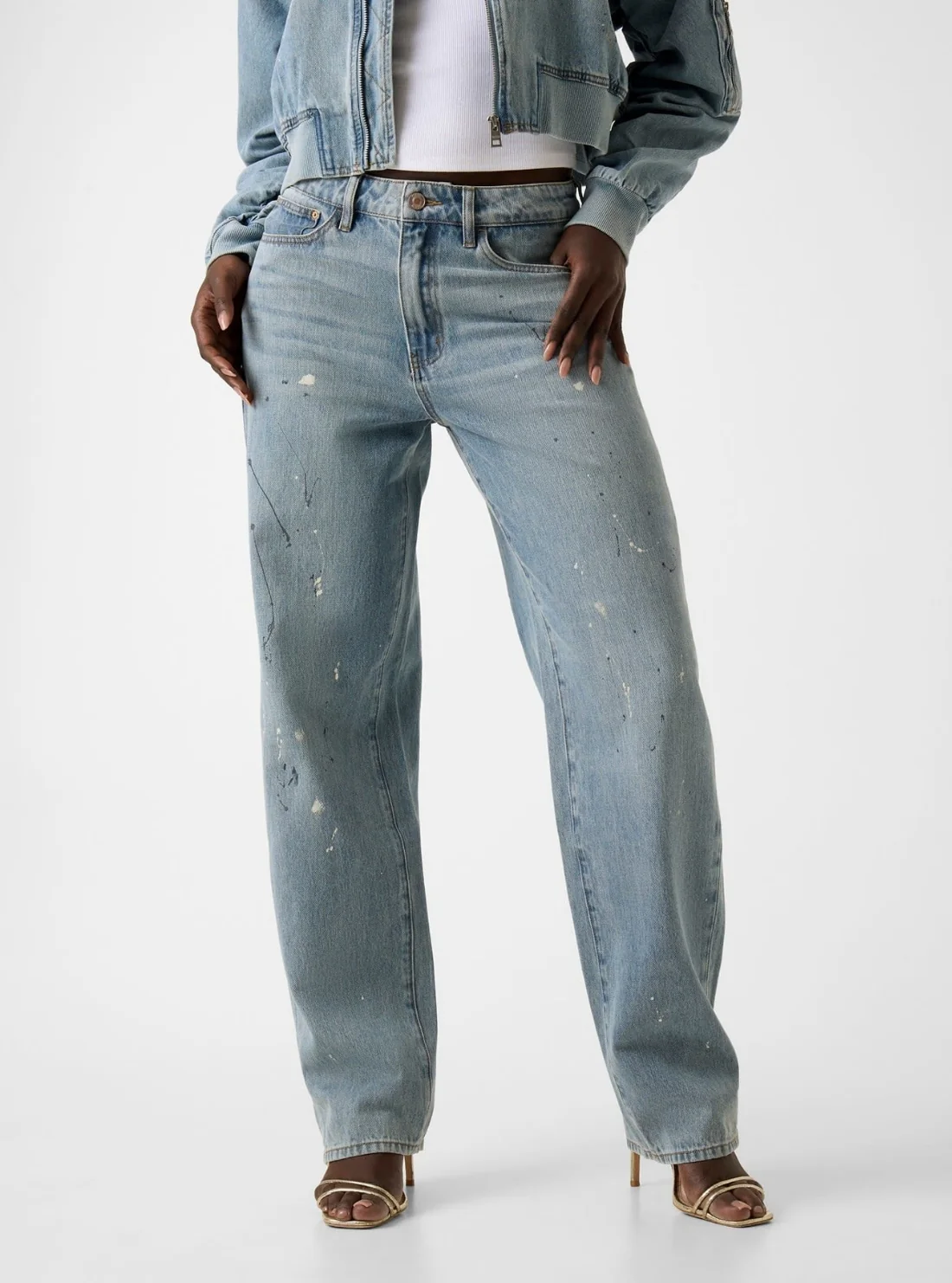 Image of Low-Rise Relaxed Barrel Jeans in Light Vintage Wash