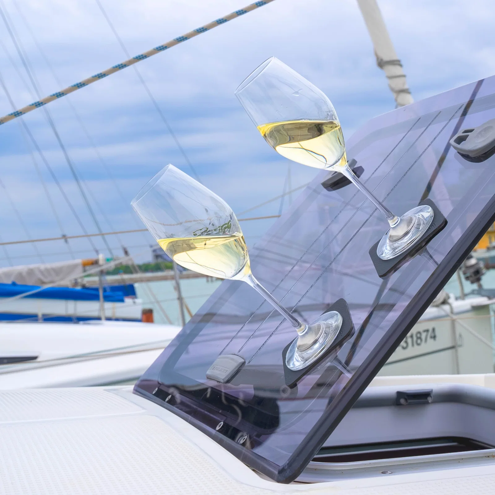 Image of Magnetic crystal glasses CHAMPAGNE