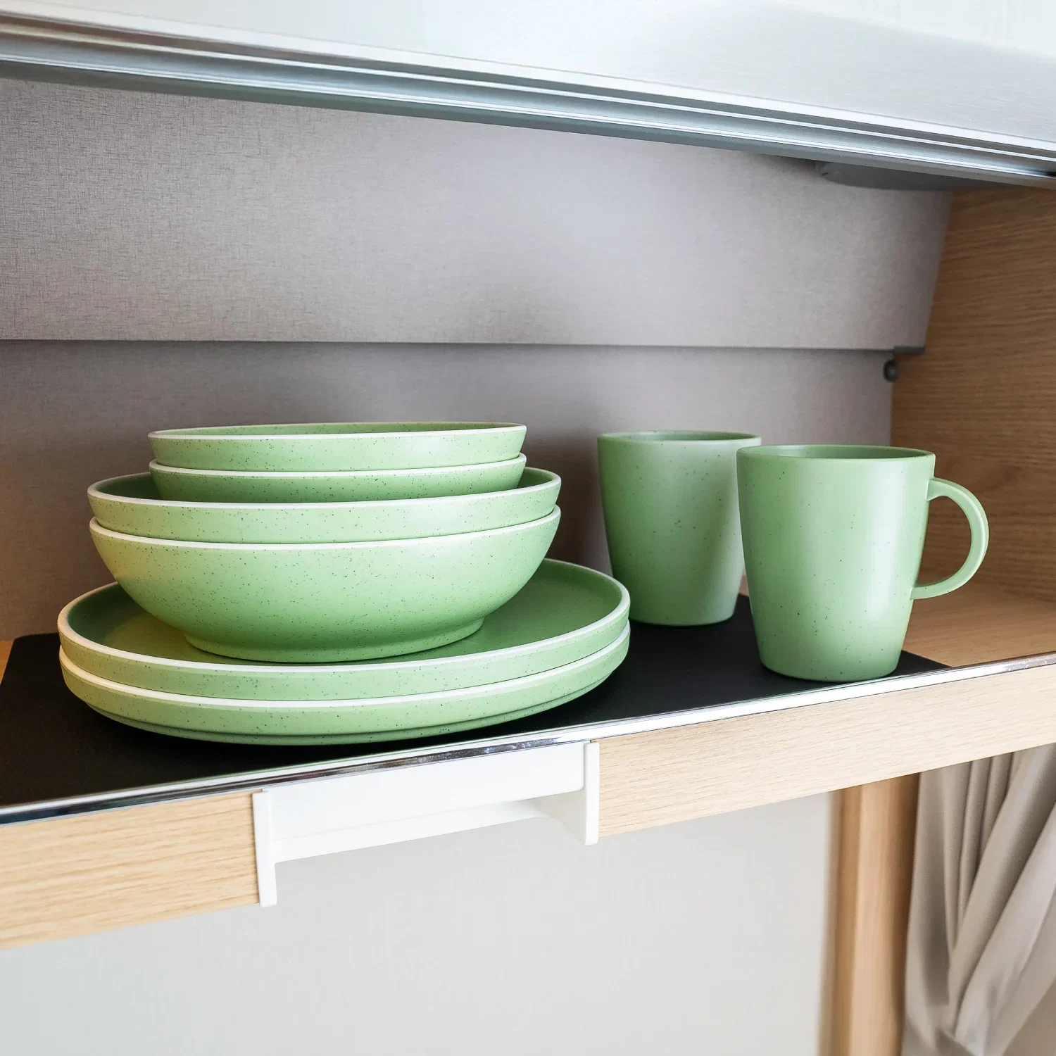 Image of Magnetic Plastic Tableware Set DOLOMIT GREEN