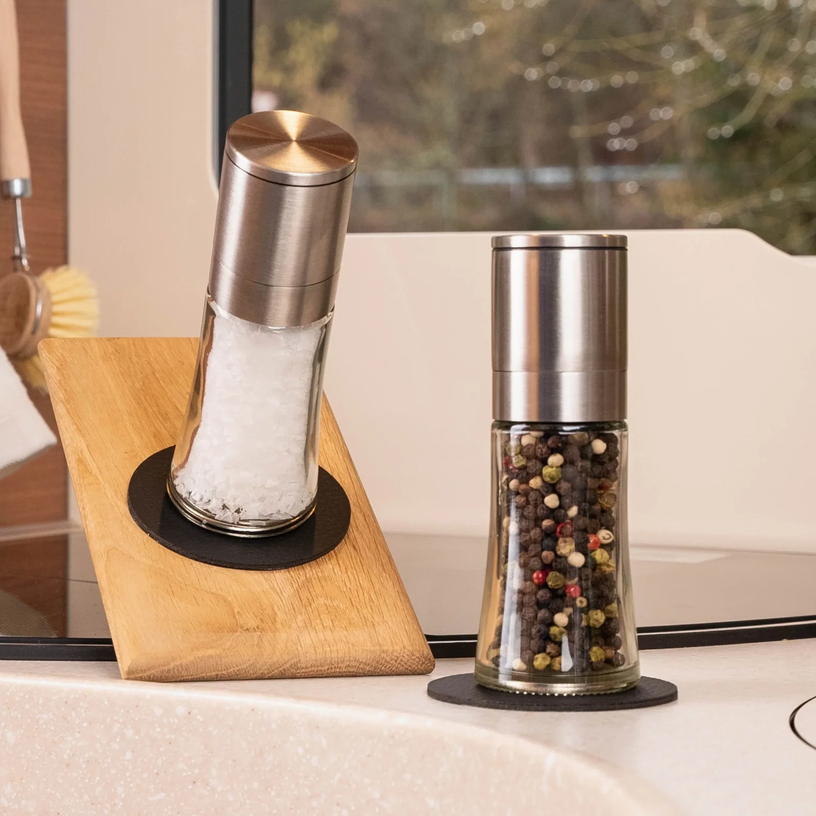 Image of Magnetic spice mills