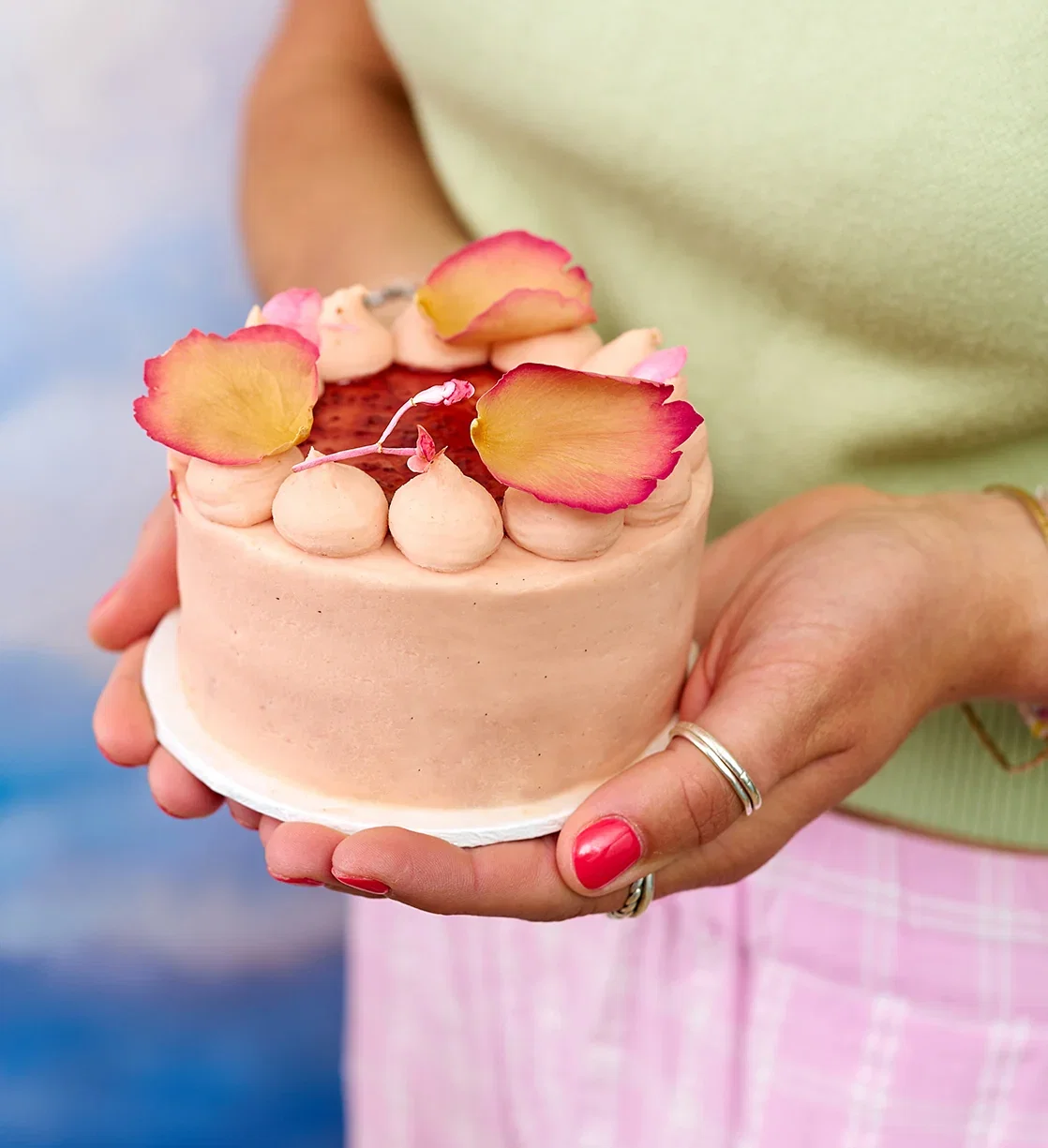 Image of Strawberry Sakura Bento Cake