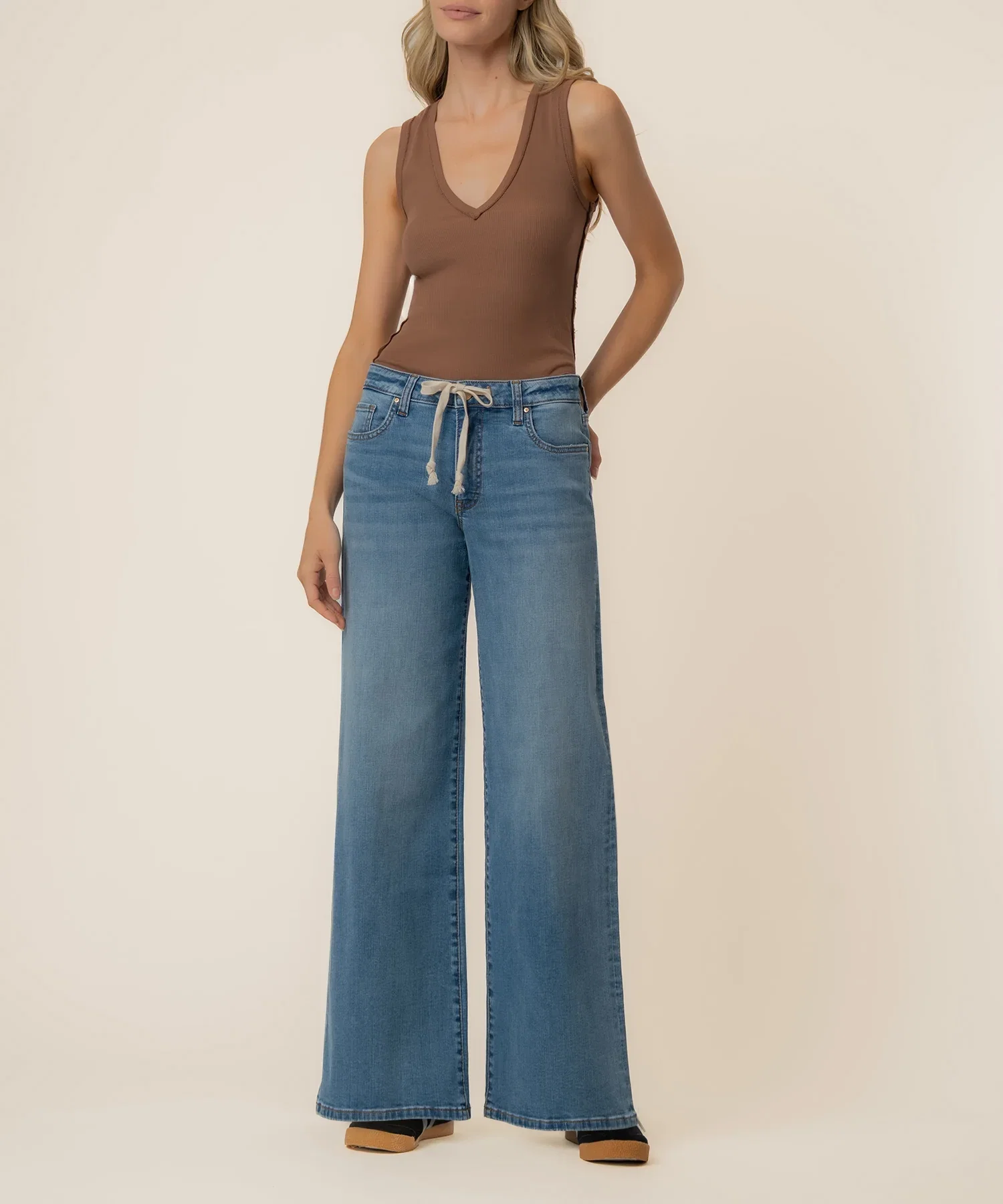 Image of Maya High Rise Wide Leg, Petite in Protect Wash