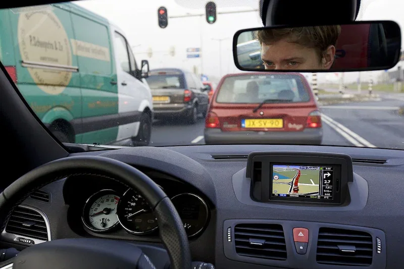 Nederlandse automobilisten zitten gemiddeld 10 dagen per jaar in de auto