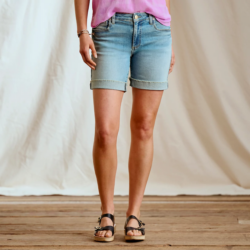 Kut from the Kloth® Catherine Boyfriend Shorts 7"