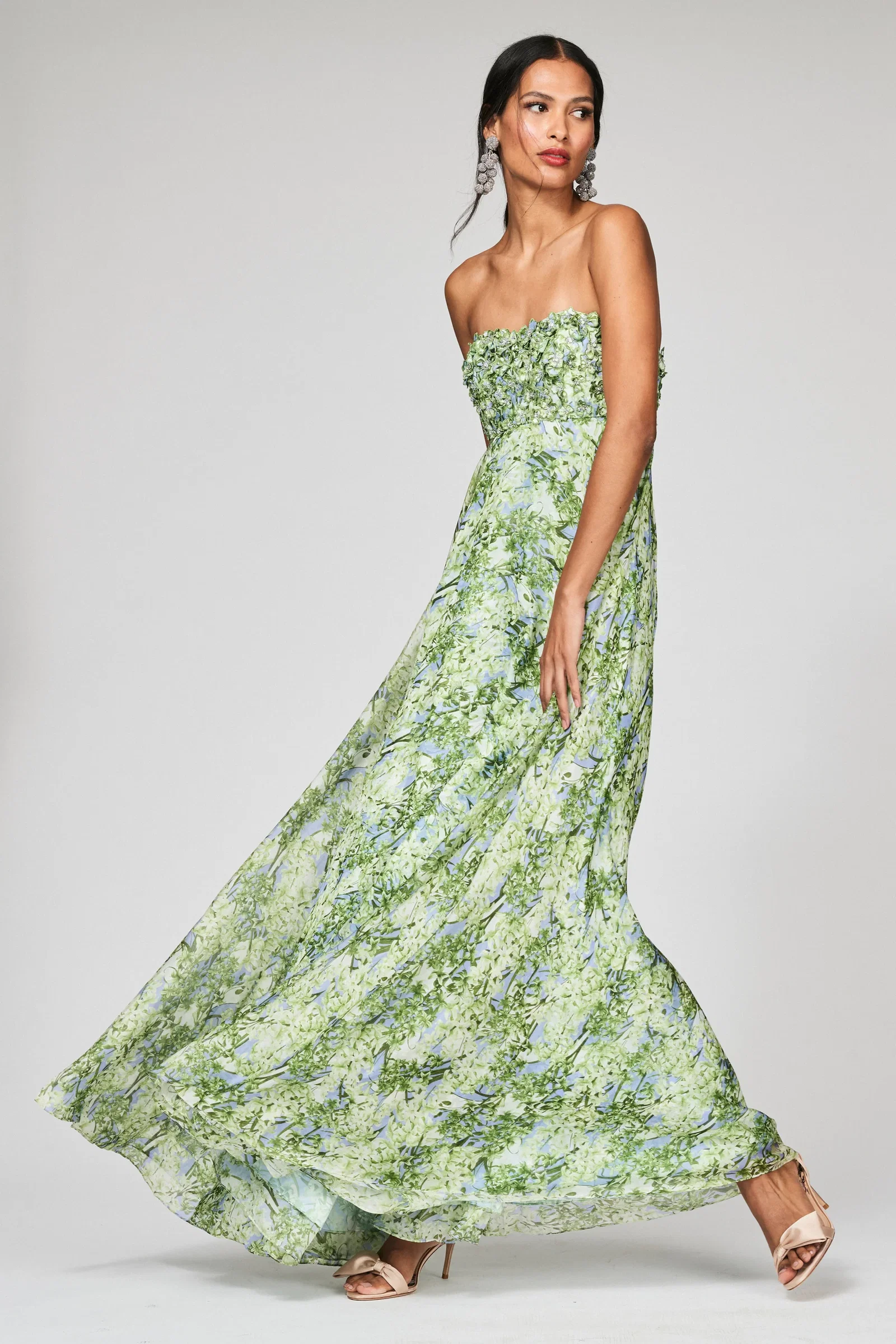 Image of AMES GOWN - PERIDOT BOUQUET