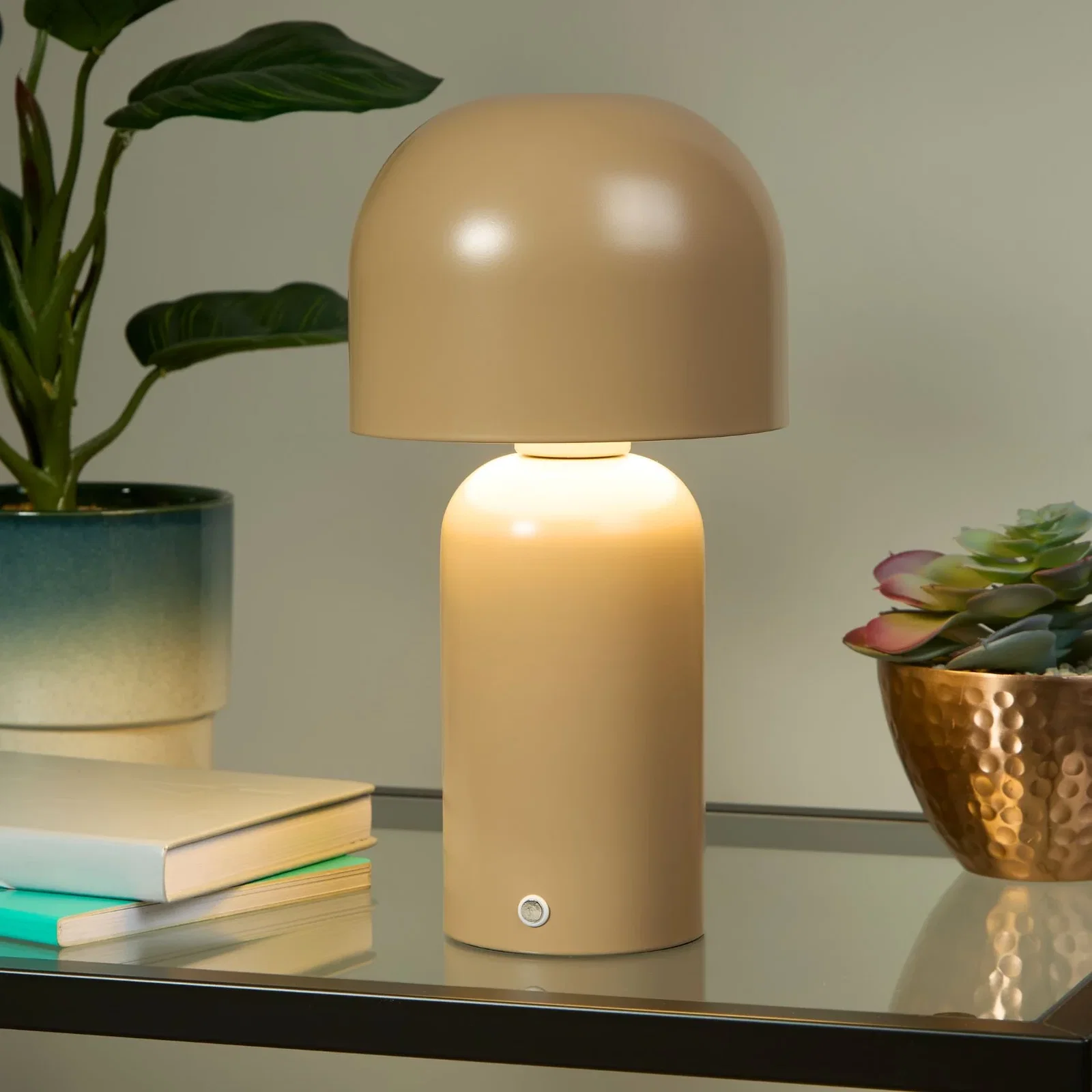 Image of Tina Rechargeable Table Lamp
