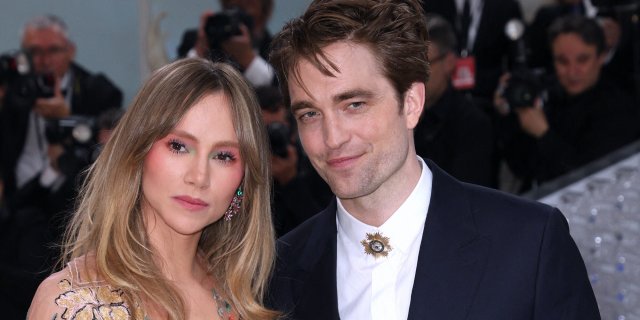 Suki Waterhouse Robert Pattinson photos bébé
