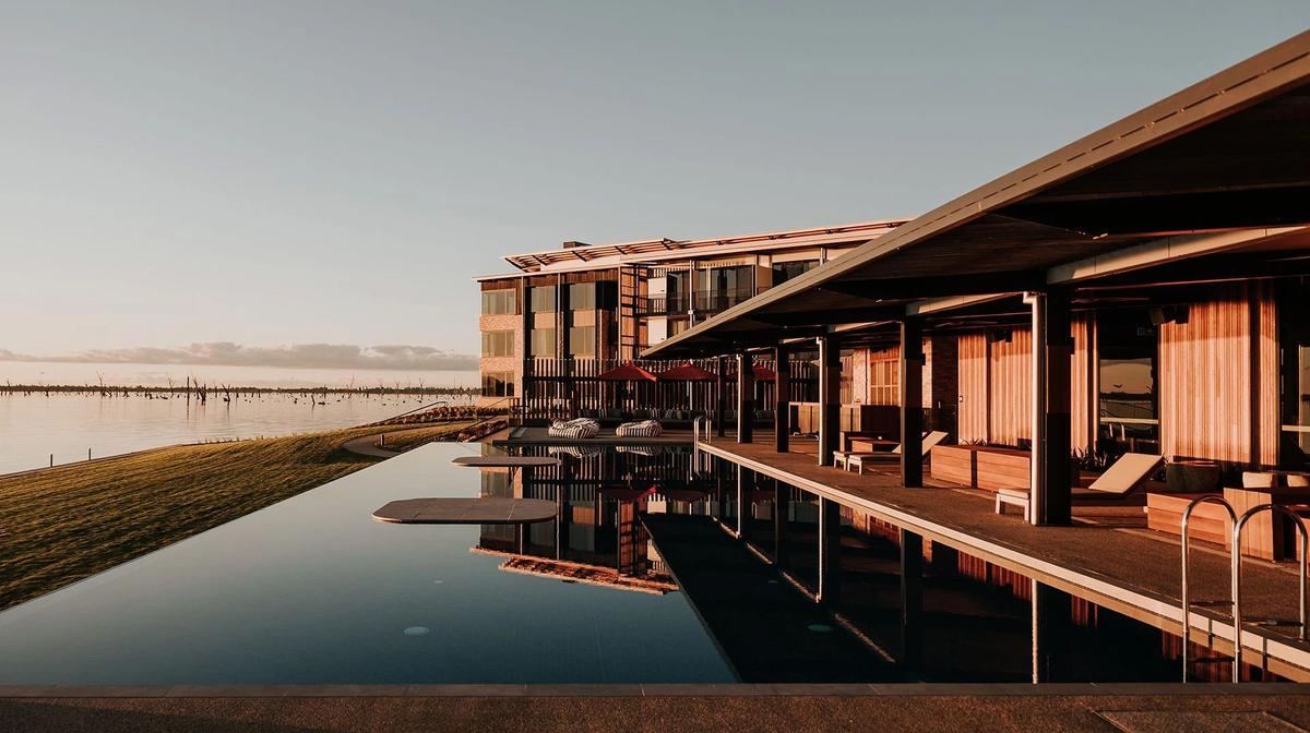 Victoria Lakeside Escape near Black Bull Golf Course with Daily Breakfast, Wine Tasting & Spa Session