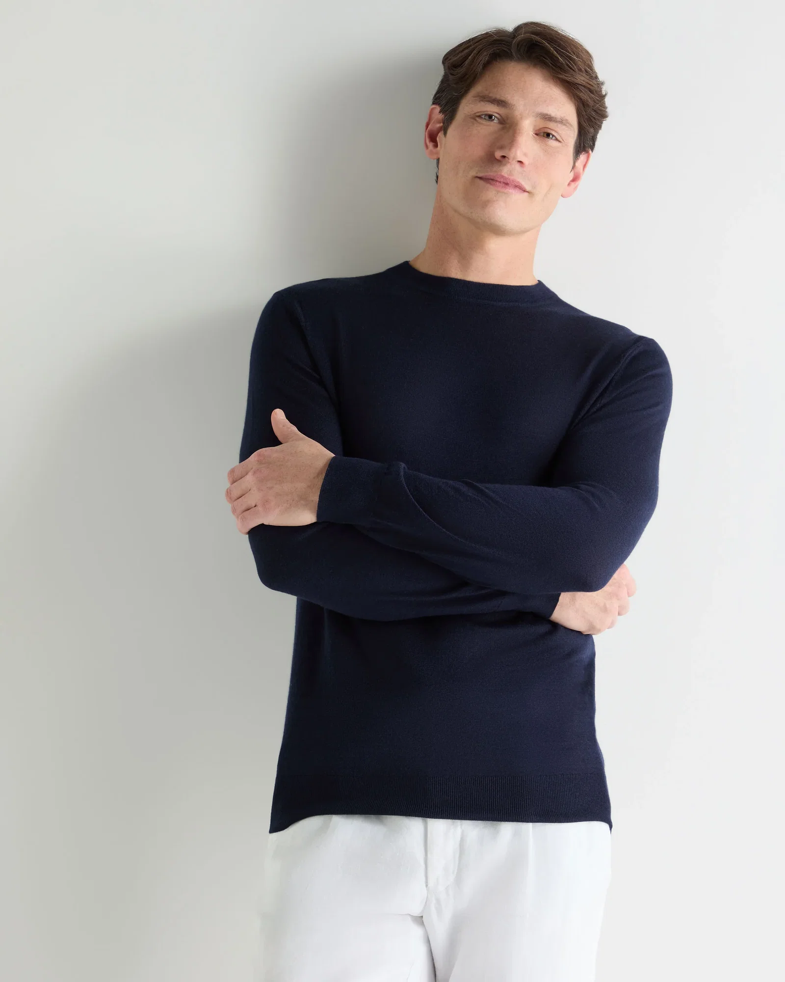 Image of Men's Covent Fine Gauge Cashmere Round Neck Jumper Summer Navy Blue