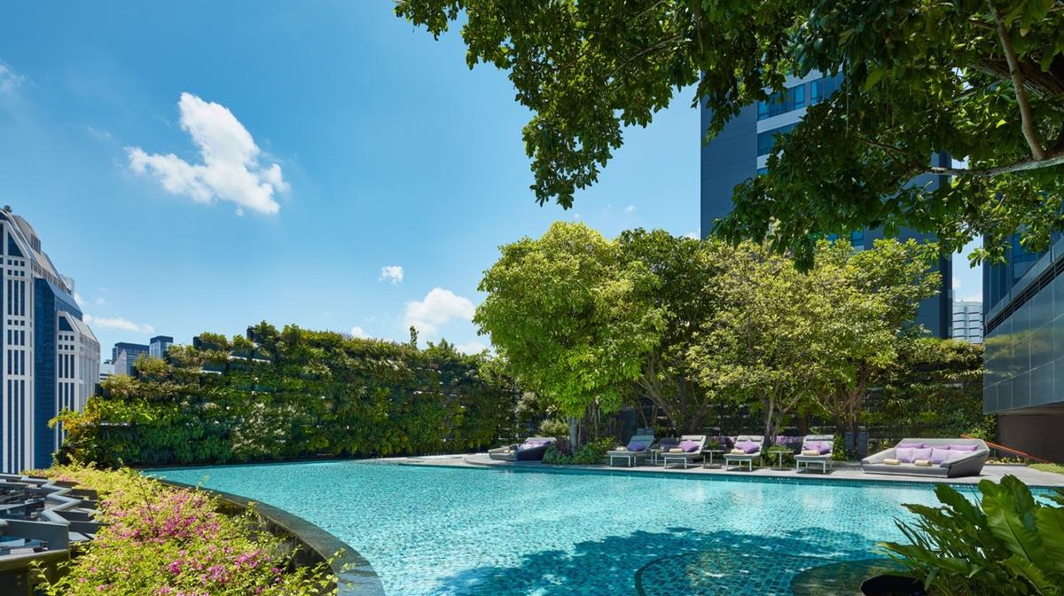 Central Bangkok Urban Oasis with Daily Breakfast, Free-Flow Cocktail Hour & Club Lounge Access