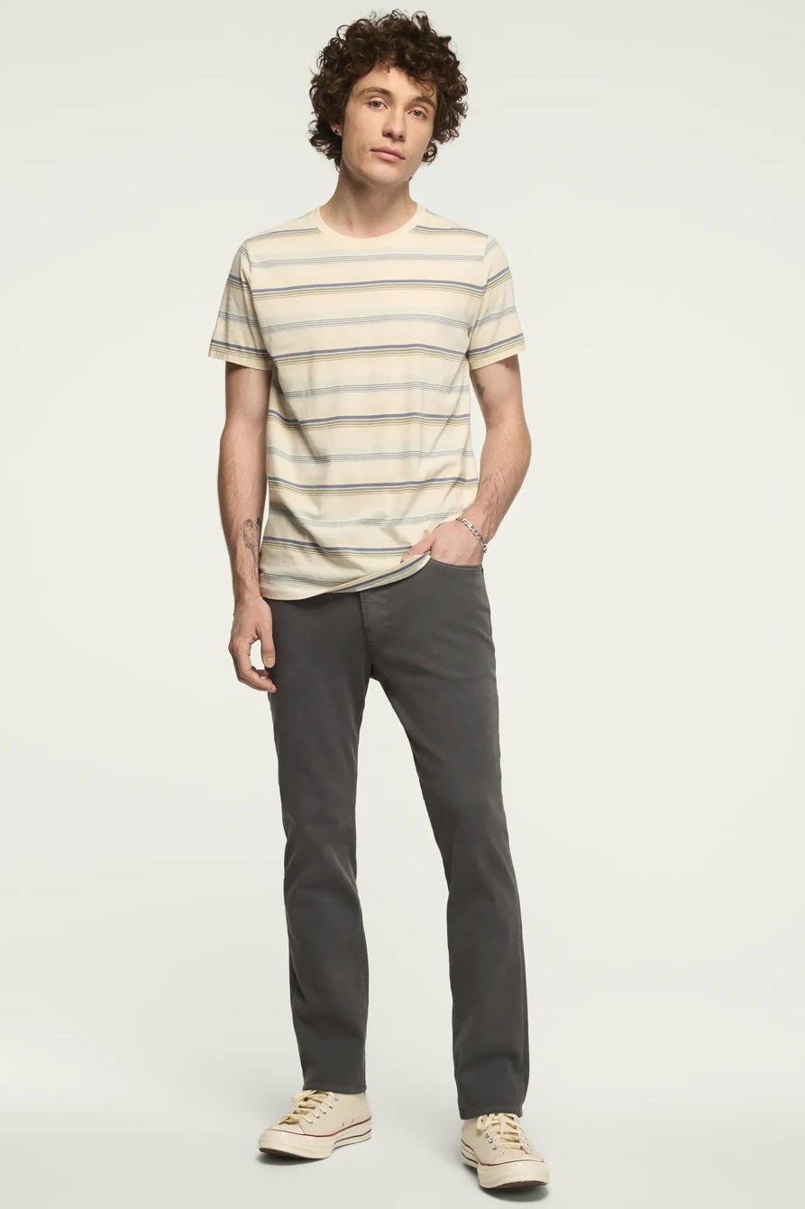 Image of Lucky Brand 410 Athletic Straight Daytripper - Men's Pants Denim Straight Leg Jeans in Jet Black