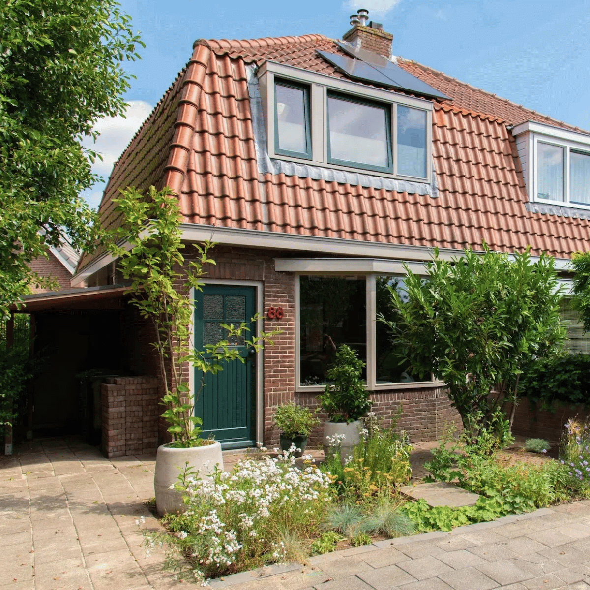 Funda-parel: durf jij voor zulke knalgele muren als in deze verrassende jaren 30-woning te gaan?
