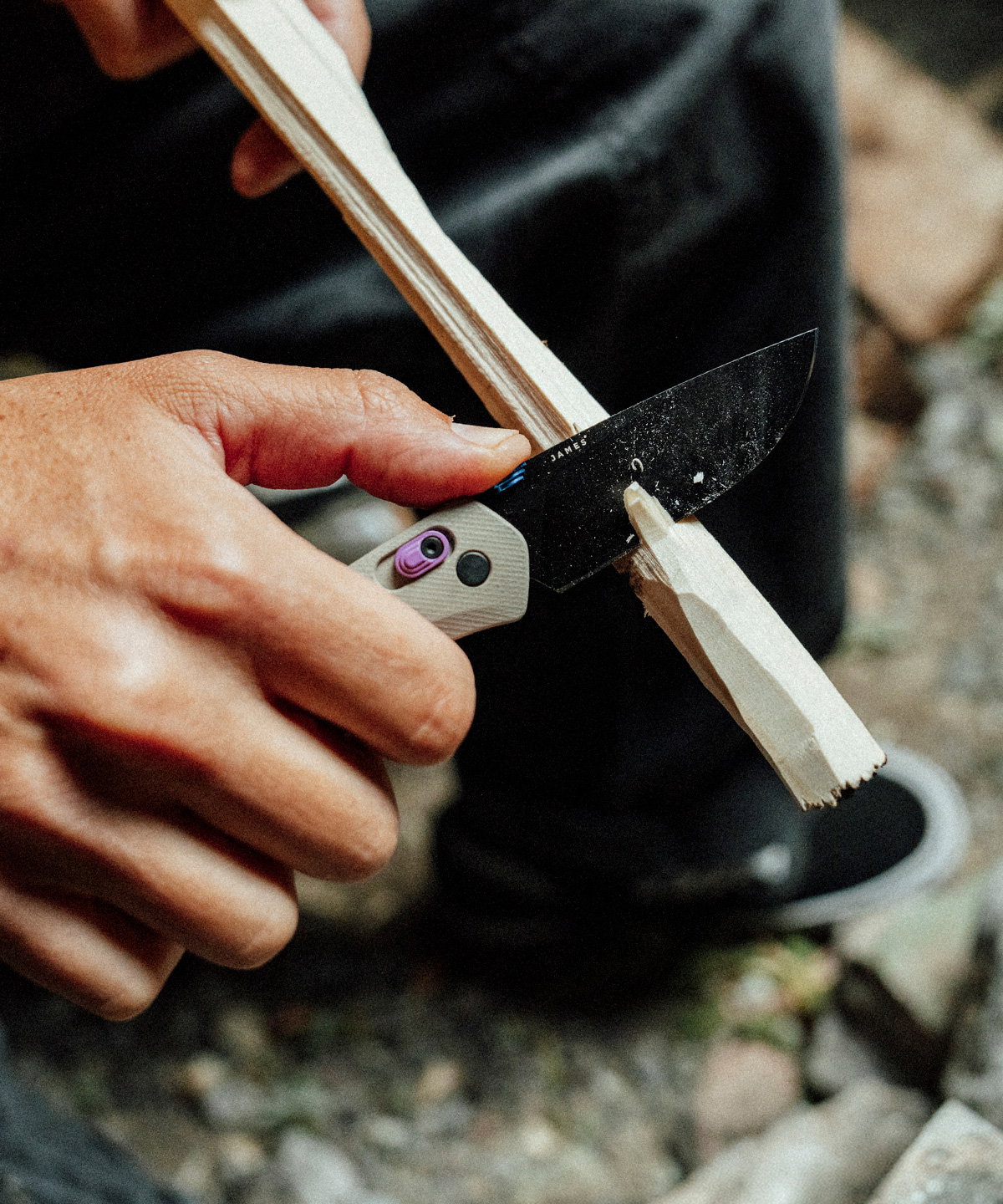 The Carter knife in hand