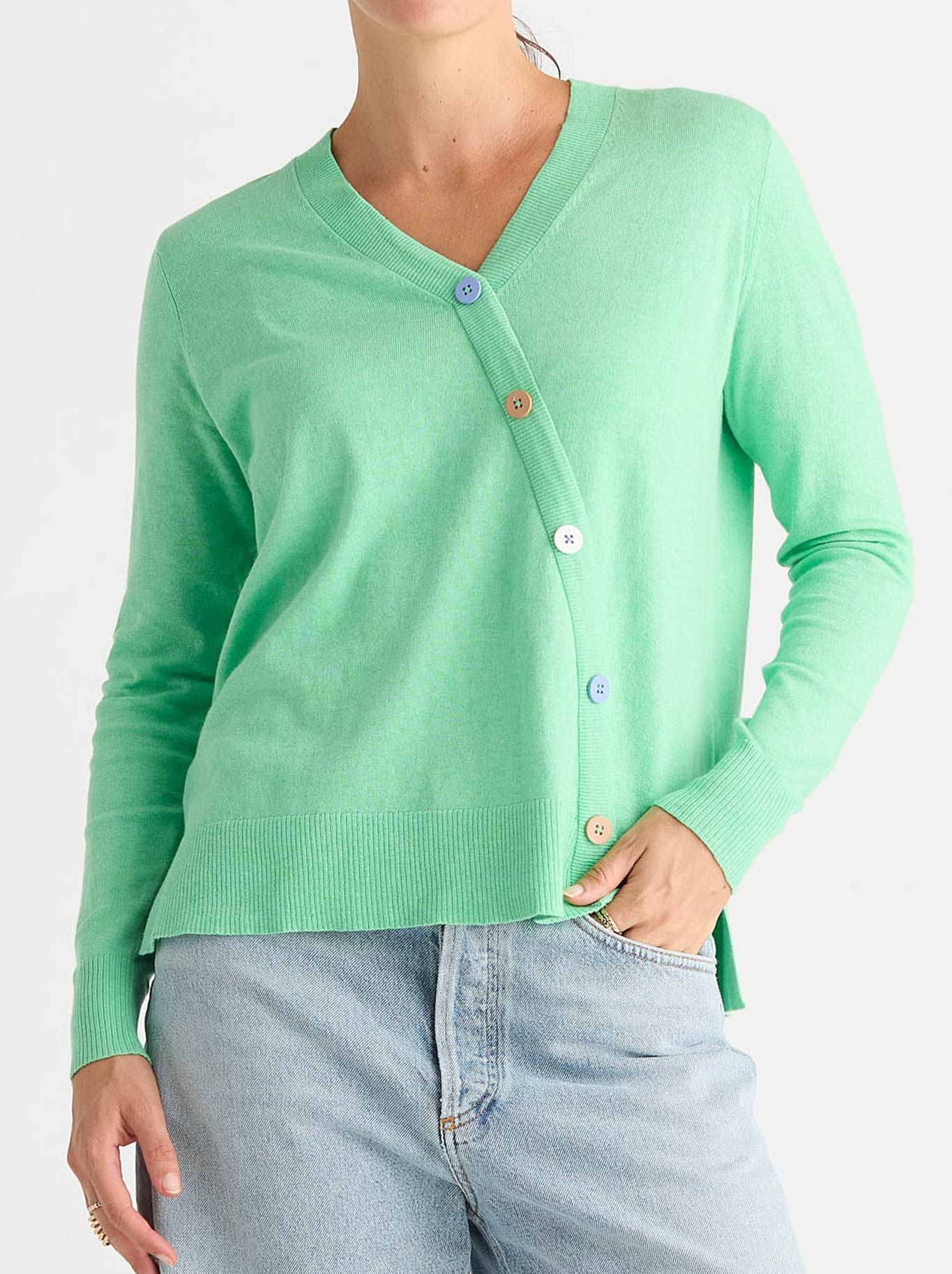 Image of BUTTON ANGLE TOP