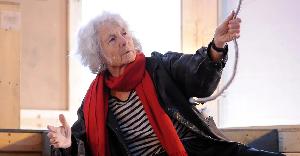 Simone Forti, Performance Art Trailblazer, Dies at 91