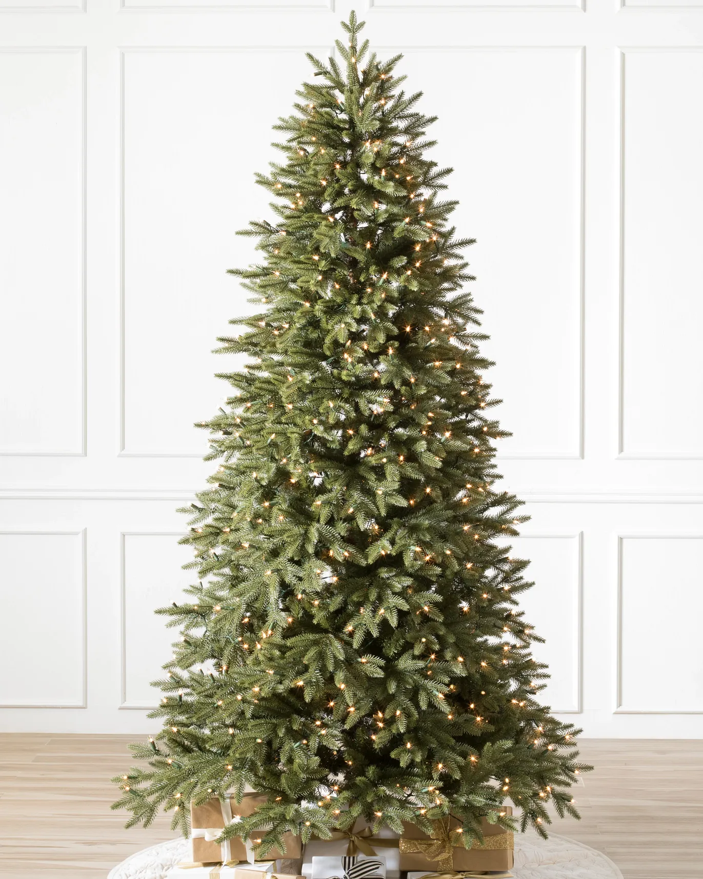 6.5' Stratford Spruce® Clear Incandescent Lights