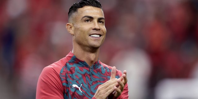 À Majorque, Cristiano Ronaldo chambre son fils lors d’un duel de muscles (photos)