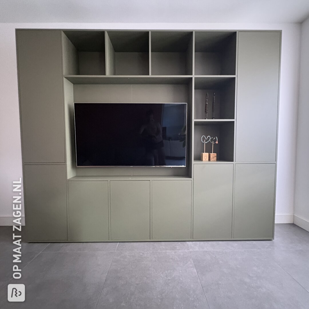 Op maat gemaakte Tv kast in Green Schadow, door Stijn