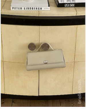 Shell Clutch Linen Gloss