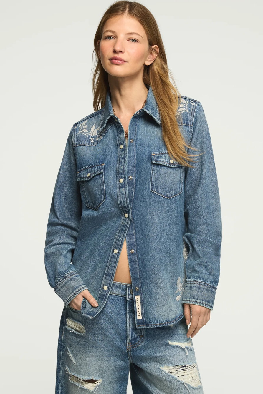 Image of Lucky Brand Embroidered Denim Western Shirt - Women's Clothing Outerwear Jean Denim Jackets in Shocking Surprise Wash