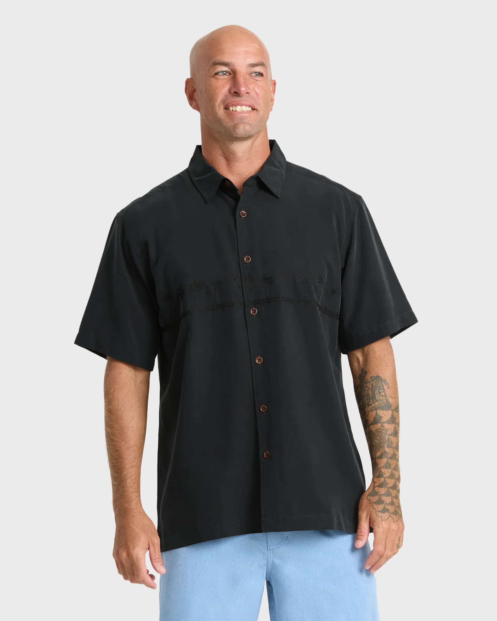 Image of Mens Waterman Tahiti Palms Comfort Fit Short Sleeve Woven Shirt - Black