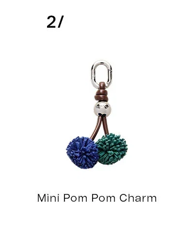 2/ Mini Pom Pom Charm