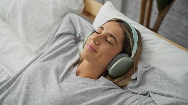 Comment ces vidéos sonores pourraient vous aider à retrouver le sommeil