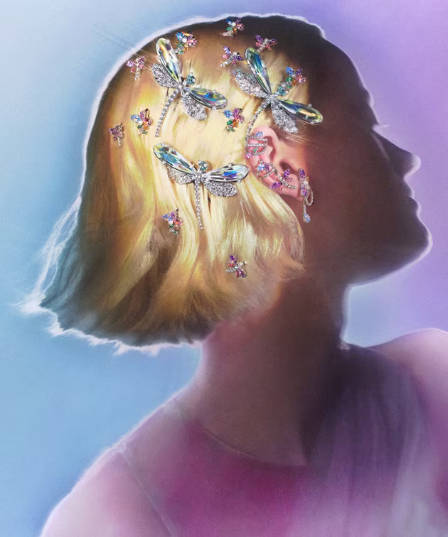 Haarschmuck aus der Ariana Grande x Swarovski Capsule Kollektion