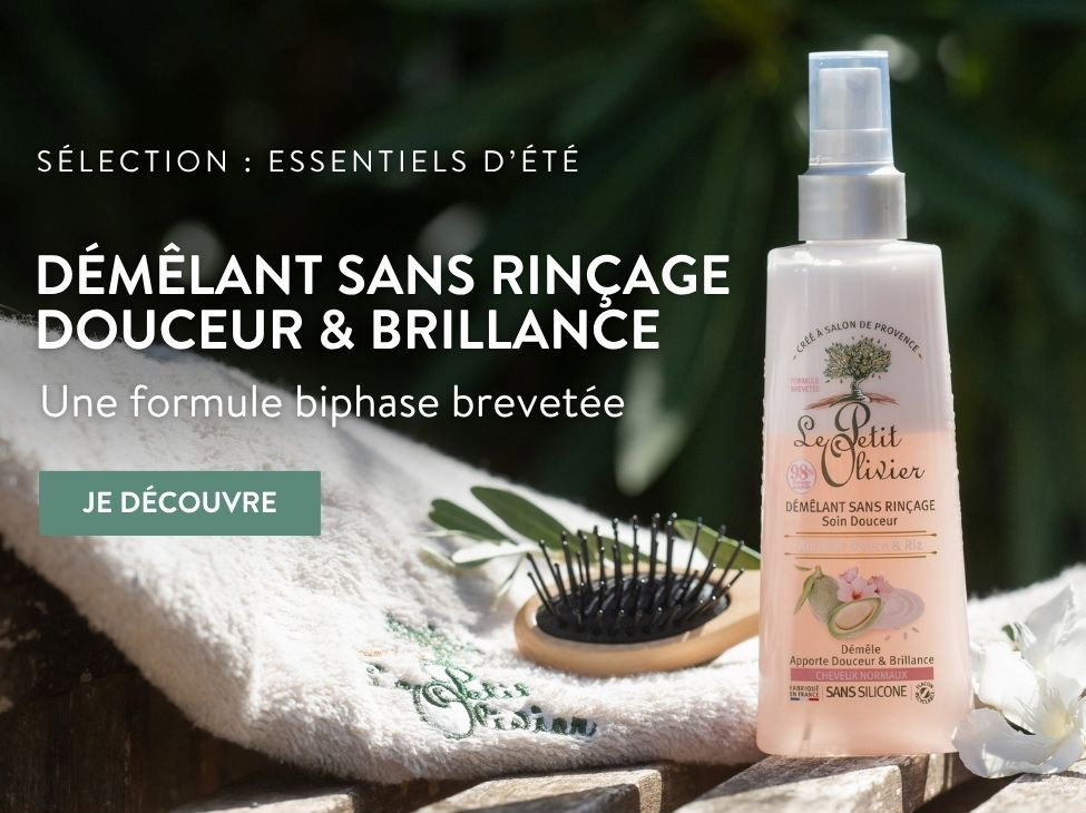 démêlant cheveux sur serviette