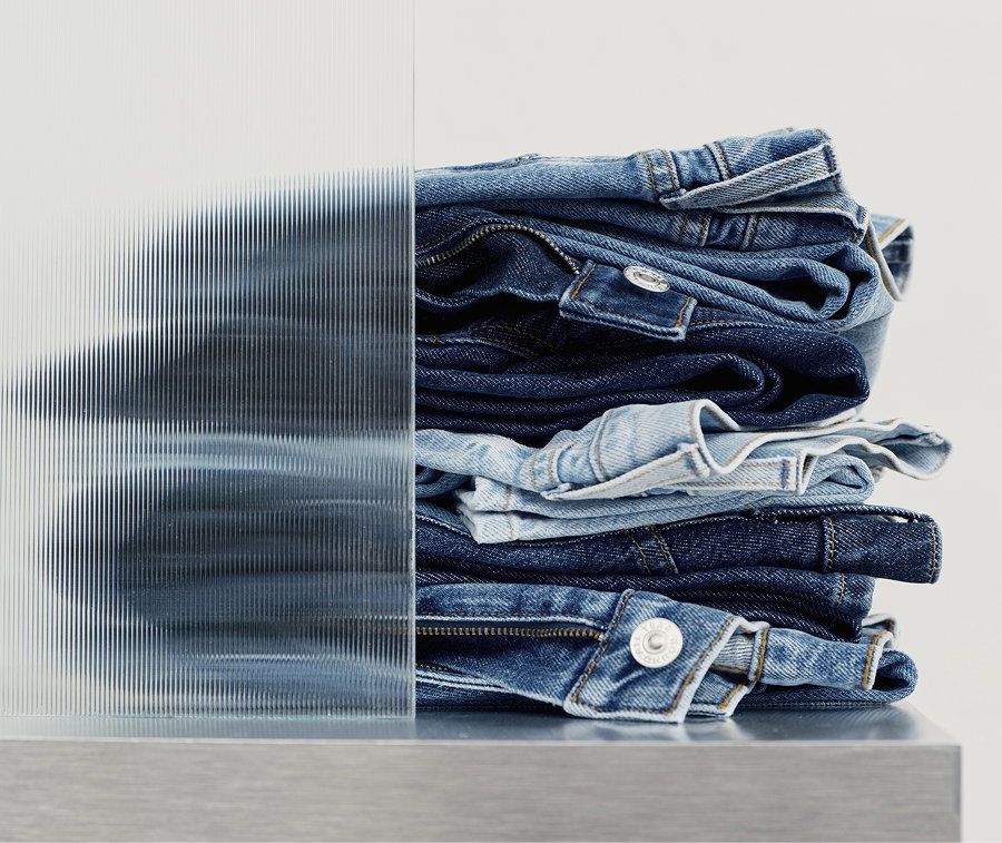 up to 60% off menswear. don't miss out.