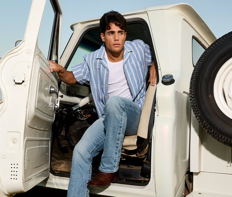 GO YOUR OWN WAY. Styles that fit your life and your look.