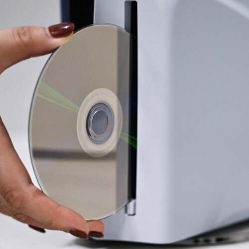 Sony Heard Backlash Over Dropping PlayStation Discs, Plans to Press Ahead