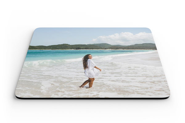 Unser personalisiertes Mousepad ist ein einzigartiges Accessoire mit hervorragender Druckqualität.