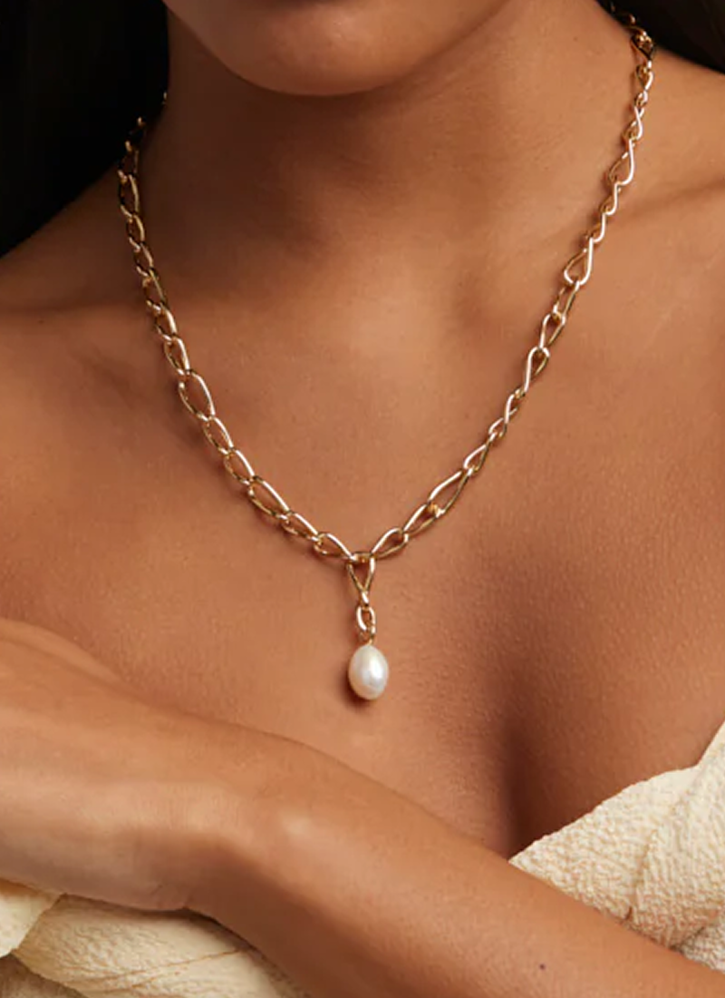 Infinite Pearl Bold Lariat Necklace in Gold