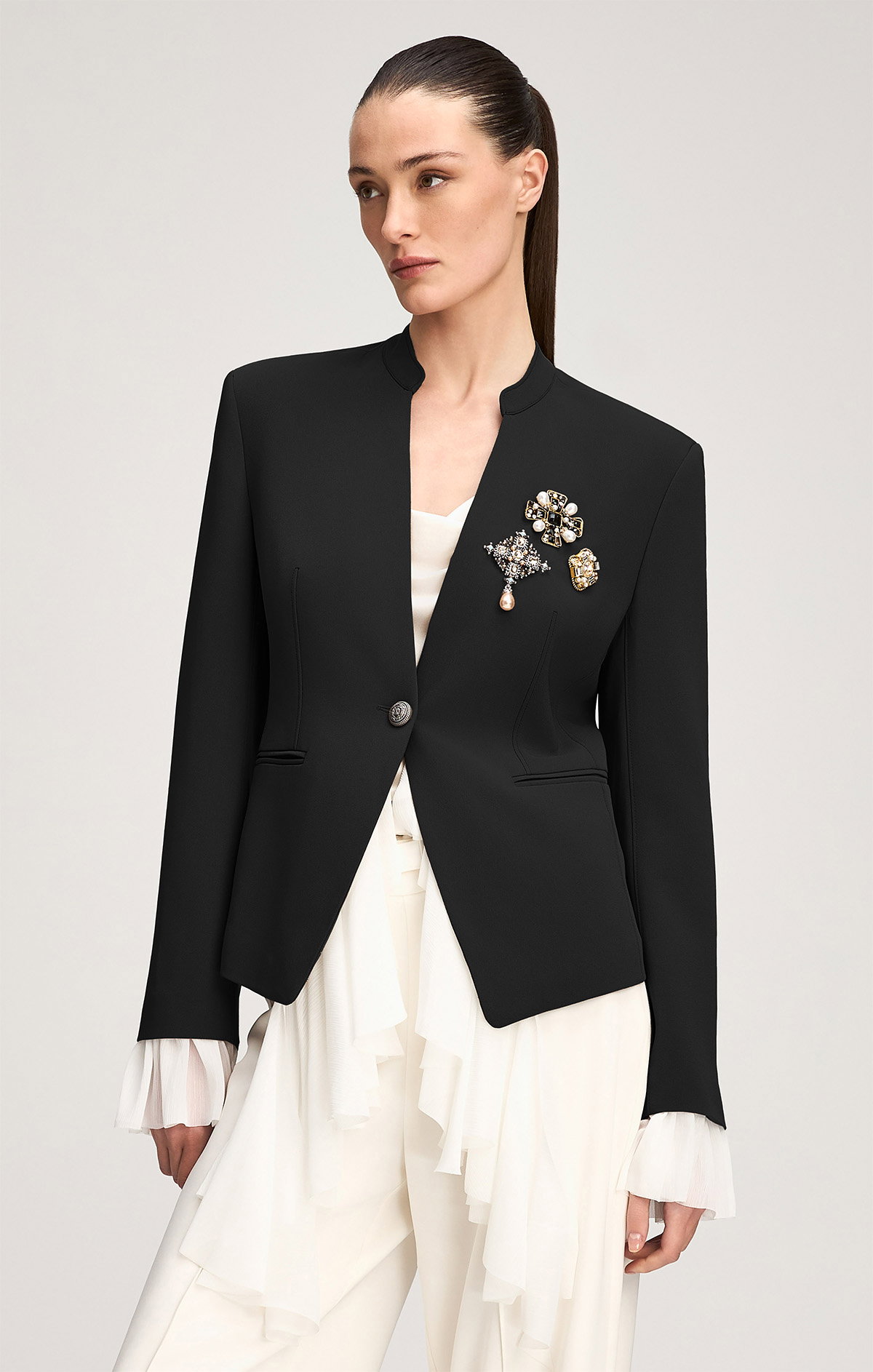 https://cinqasept.nyc/products/maren-blazer-in-black-zj10311319z