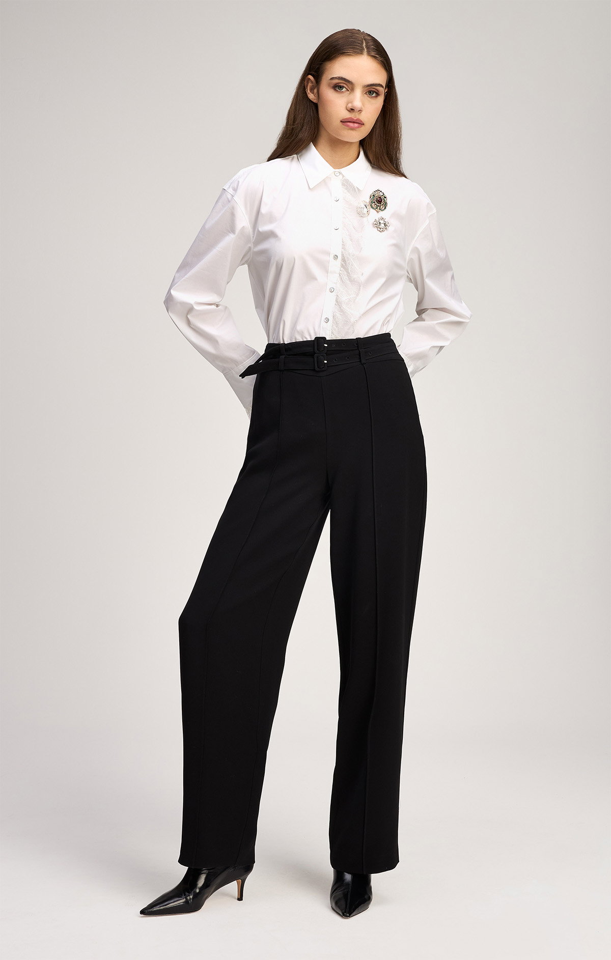 https://cinqasept.nyc/products/maelor-pant-in-black-zp13271319z