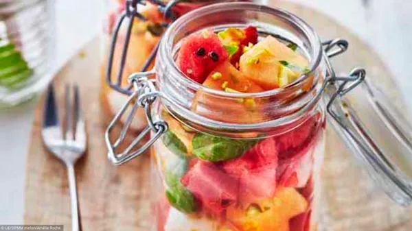 Salade de melon, pastèque, menthe et mozzarella
