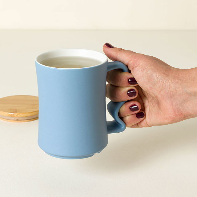 Easy-Grip Ergonomic Mug