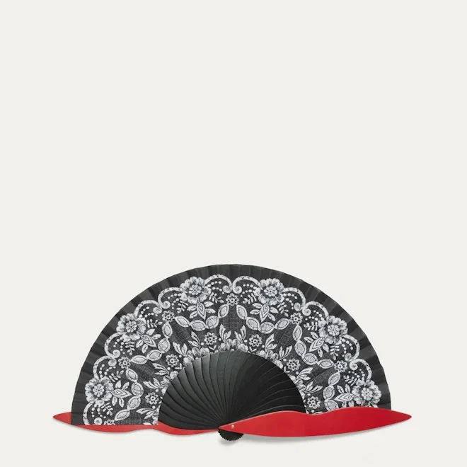 LACE LIP FAN