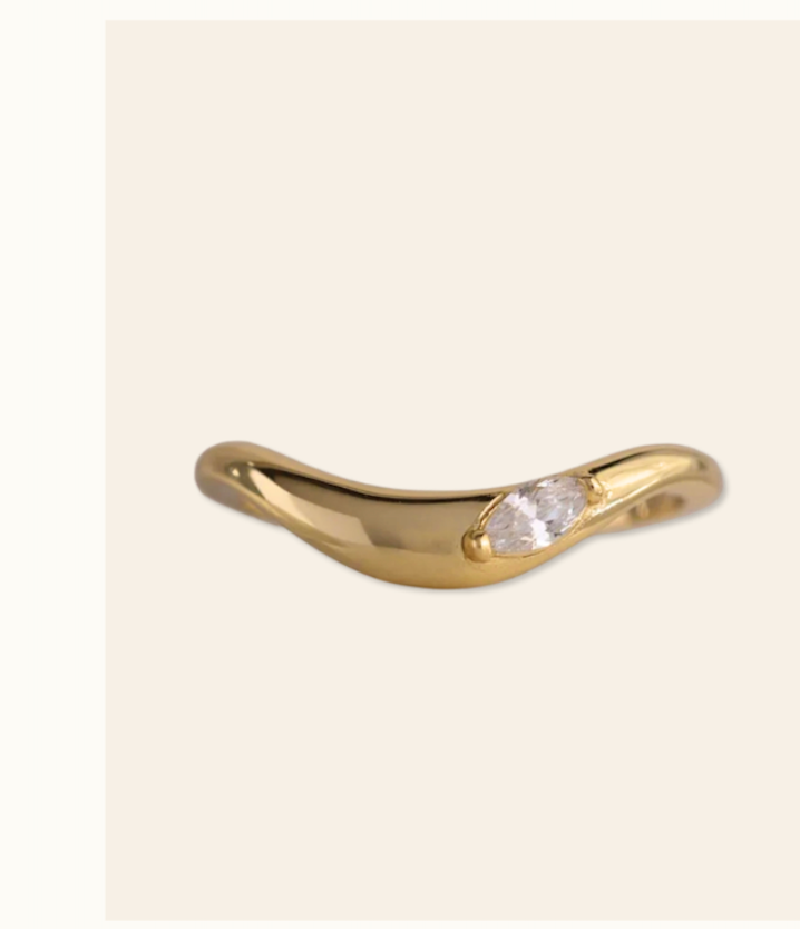 Zen Diamond Curve Ring