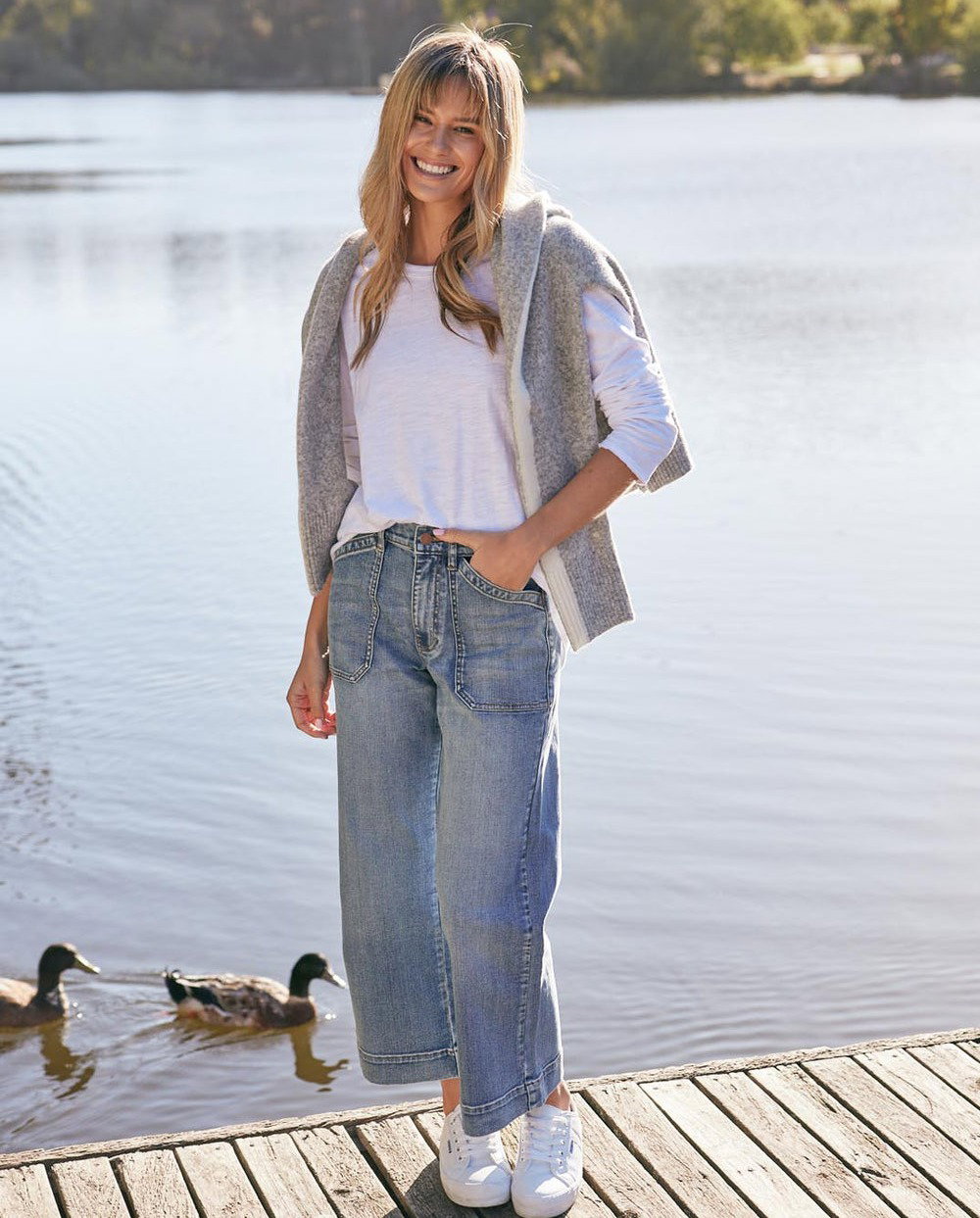 Catalina Cropped Wide Leg Jeans - Mid Wash