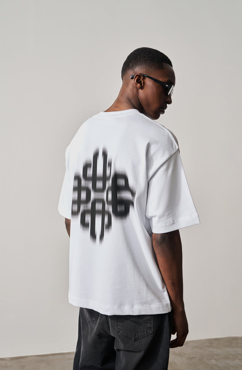 MOTION BLURRED EMBLEM T-SHIRT