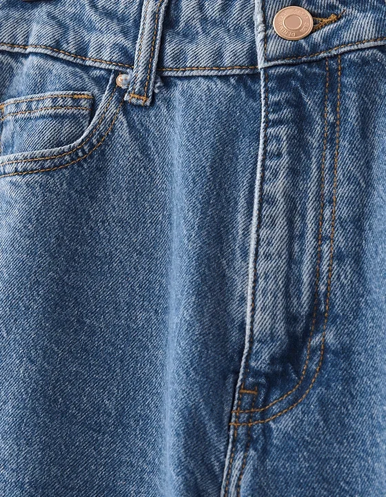 MEDIUM WASH