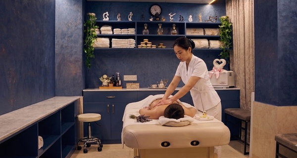 60 or 90 Minute Spa, Aromatherapy, Relaxation & Hot Stone Treatments