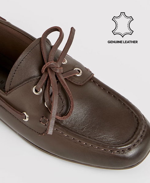 Leather boat shoe