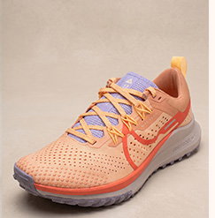 React Pegasus Trail 4 Running Trainers
