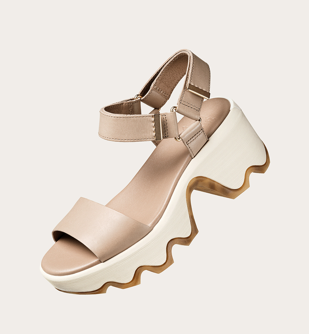 Kinetic™ Aura Y-Strap Women's Sandal in Honest Beige & Bleached Ceramic