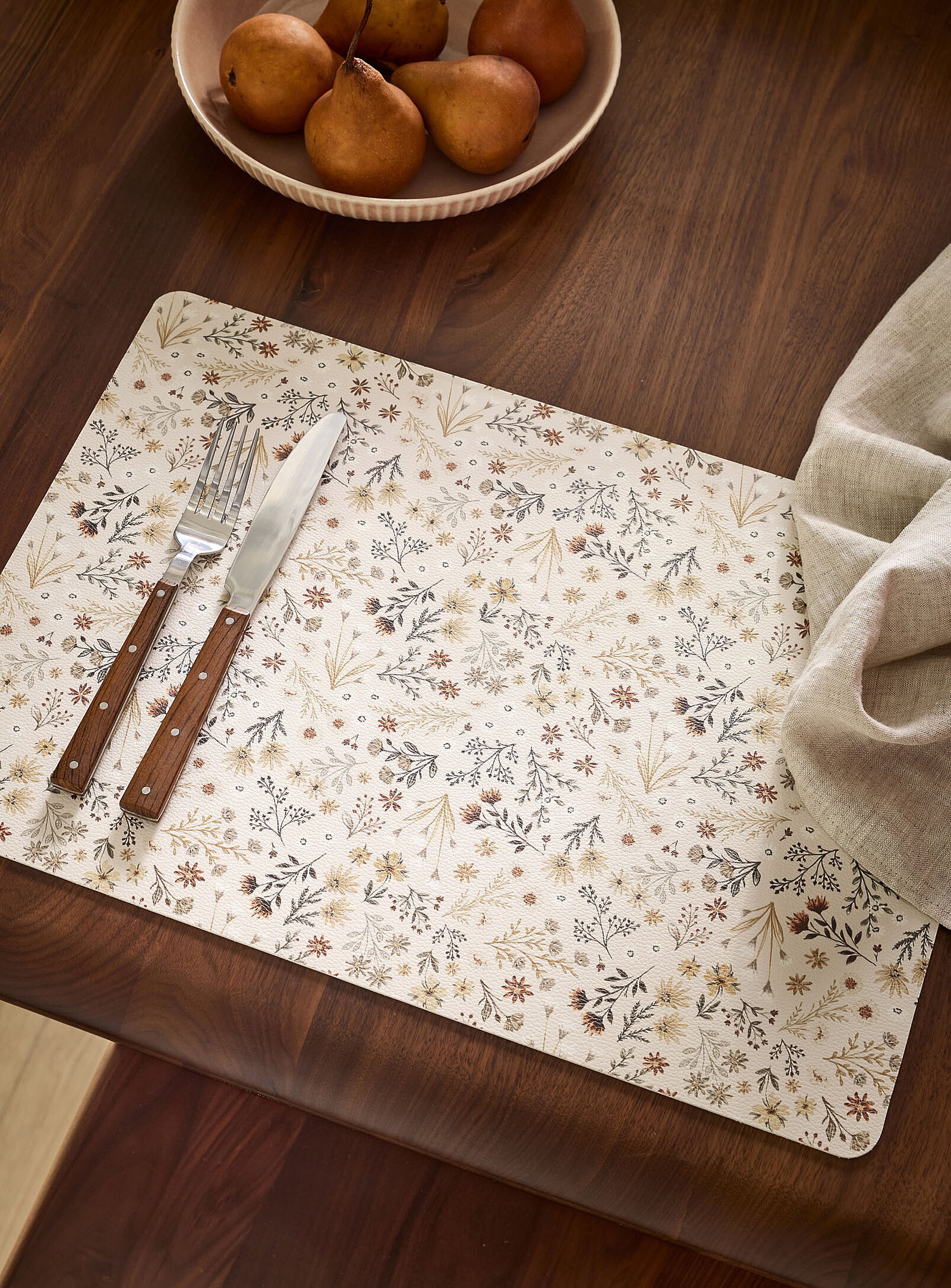Fall flowers placemat